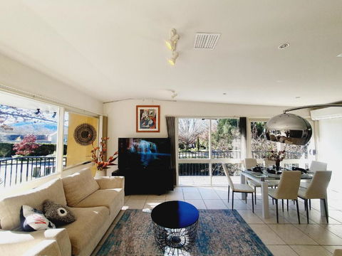 Yarralumla Sunny&open&comfy 3B&2B Home Near By A Lake And Shopping Centre - Nambucca Heads Accommodation 1