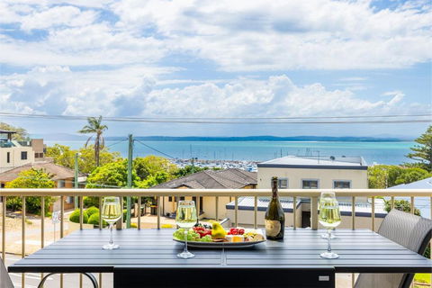 Yarramundi, 6,47 Magnus St - Unit In Nelson Bay With Stunning Water Views, Air Con, Wifi, Linen And Bed Making - Nambucca Heads Accommodation 0