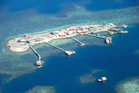Abrolhos Islands Fixed-Wing Scenic Flight - Nambucca Heads Accommodation 3