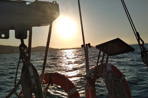 Townsville Private Hire Sunset Sail Sailing Cruise Boat Tour Charter Experience - Nambucca Heads Accommodation 4