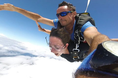 Reef And Rainforest Tandem Sky Dive In Cairns - Nambucca Heads Accommodation 4