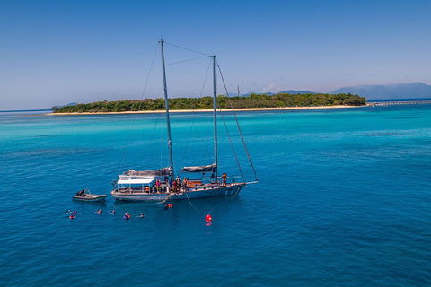 Ocean Free Green Island & Great Barrier Reef Snorkel Cruise, Cairns 25 Guests - Nambucca Heads Accommodation 0