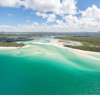 Deluxe Seaplane Tour Noosa to Glasshouse Adventure for 2 with Photobook - Nambucca Heads Accommodation